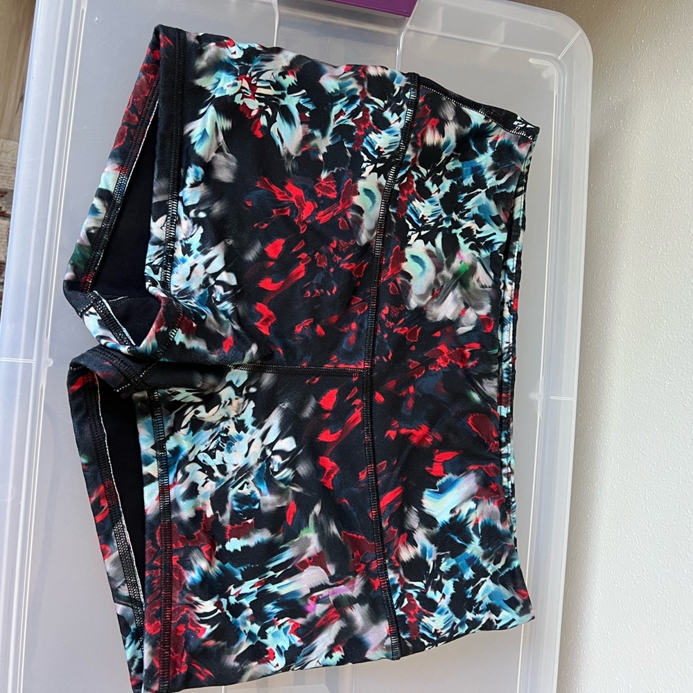 Fleo red and black shorts